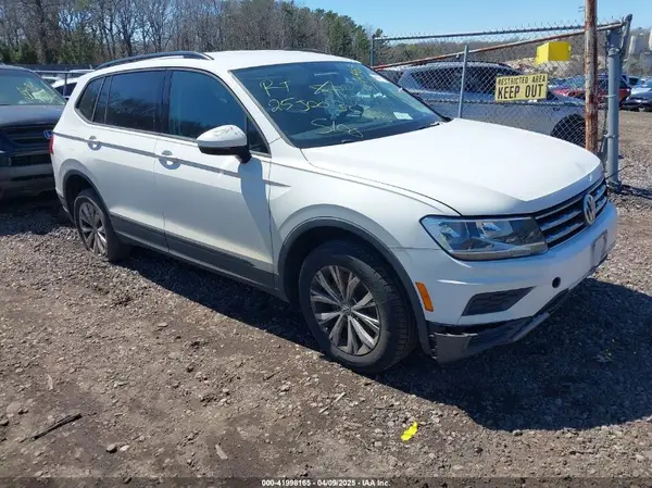 3VV1B7AX5JM043090 2018 VOLKSWAGEN TIGUAN - Image 1
