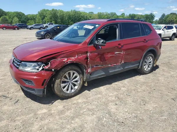 3VV1B7AX5JM044272 2018 VOLKSWAGEN TIGUAN - Image 1