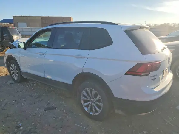 3VV1B7AX5JM050234 2018 VOLKSWAGEN TIGUAN - Image 2
