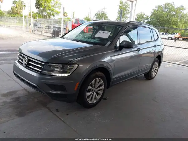 3VV1B7AX5JM052288 2018 VOLKSWAGEN TIGUAN - Image 2