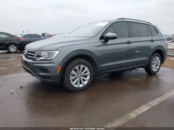 3VV1B7AX5JM090409 2018 VOLKSWAGEN TIGUAN - Image 2
