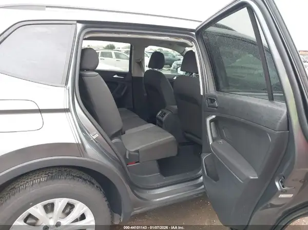 3VV1B7AX5JM090409 2018 VOLKSWAGEN TIGUAN - Image 8