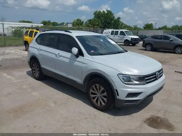 3VV1B7AX5JM097778 2018 VOLKSWAGEN TIGUAN - Image 1