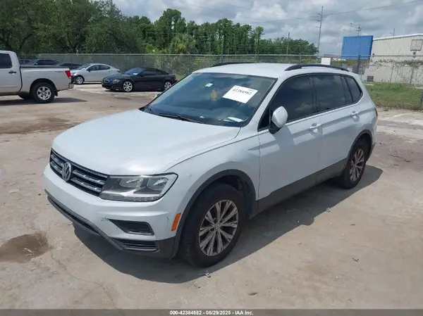 3VV1B7AX5JM097778 2018 VOLKSWAGEN TIGUAN - Image 2