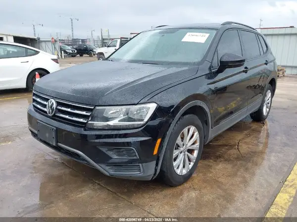 3VV1B7AX5JM119438 2018 VOLKSWAGEN TIGUAN - Image 2