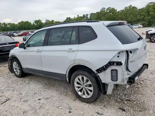 3VV1B7AX5JM156697 2018 VOLKSWAGEN TIGUAN - Image 2