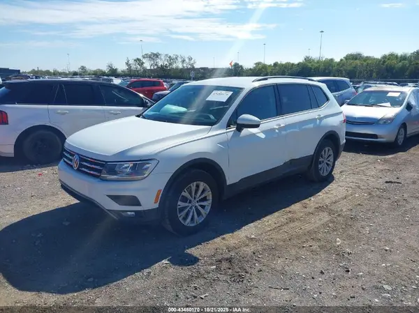 3VV1B7AX6JM009272 2018 VOLKSWAGEN TIGUAN - Image 2