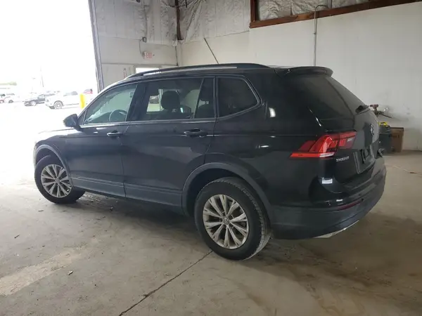 3VV1B7AX6JM023799 2018 VOLKSWAGEN TIGUAN - Image 2