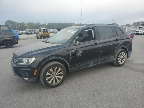 3VV1B7AX6JM037461 2018 VOLKSWAGEN TIGUAN - Image 1