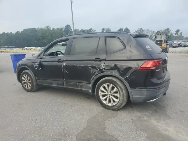 3VV1B7AX6JM037461 2018 VOLKSWAGEN TIGUAN - Image 2