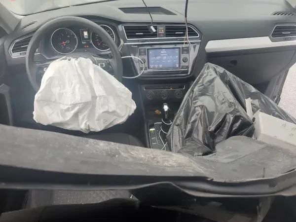 3VV1B7AX6JM037461 2018 VOLKSWAGEN TIGUAN - Image 8