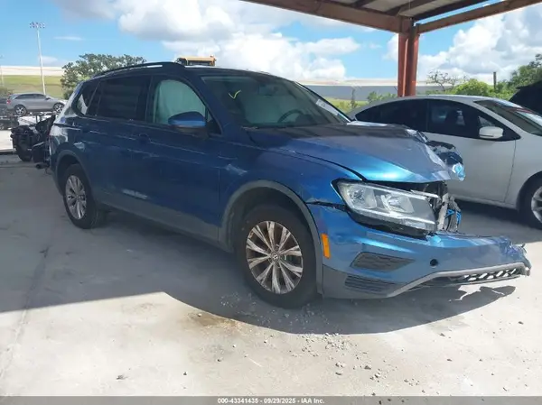 3VV1B7AX6JM050338 2018 VOLKSWAGEN TIGUAN - Image 1