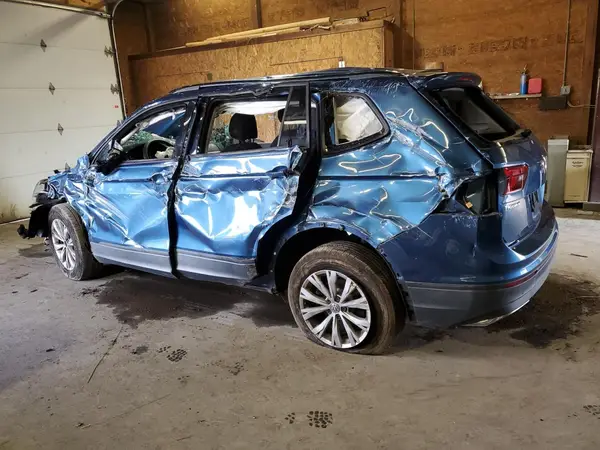 3VV1B7AX6JM050422 2018 VOLKSWAGEN TIGUAN - Image 2