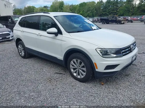 3VV1B7AX6JM052719 2018 VOLKSWAGEN TIGUAN - Image 1