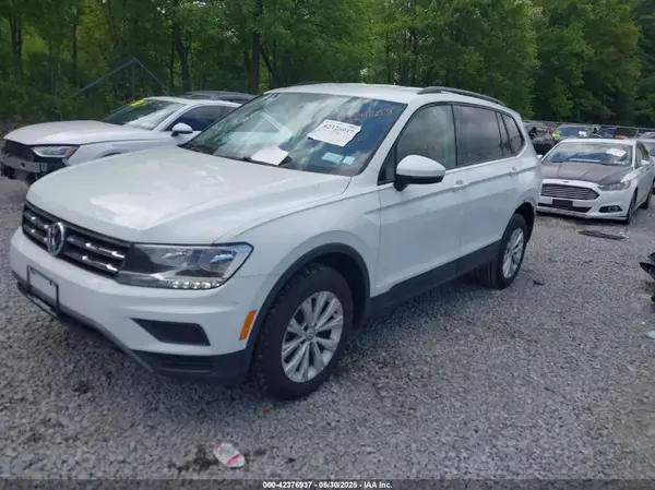 3VV1B7AX6JM052719 2018 VOLKSWAGEN TIGUAN - Image 2