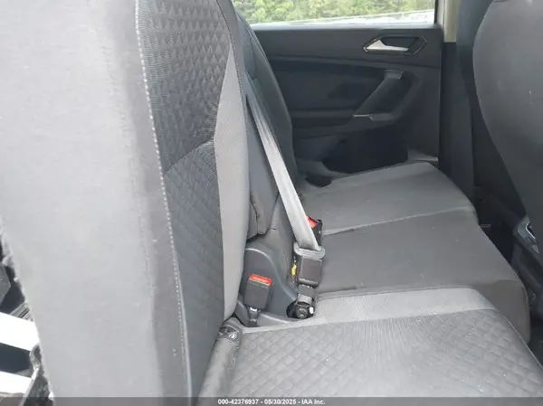 3VV1B7AX6JM052719 2018 VOLKSWAGEN TIGUAN - Image 8