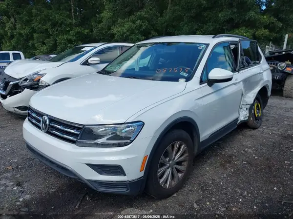 3VV1B7AX6JM057595 2018 VOLKSWAGEN TIGUAN - Image 2