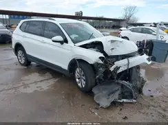 3VV1B7AX6JM074493 2018 VOLKSWAGEN TIGUAN