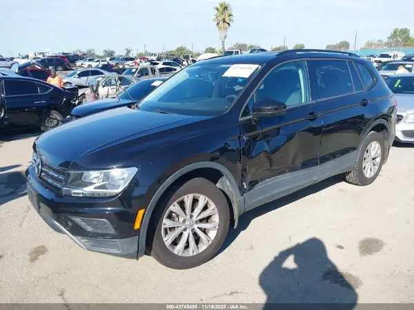 3VV1B7AX6JM079449 2018 VOLKSWAGEN TIGUAN - Image 2