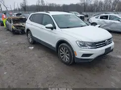3VV1B7AX6JM084697 2018 VOLKSWAGEN TIGUAN