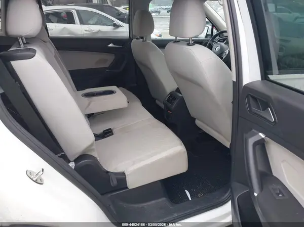 3VV1B7AX6JM084697 2018 VOLKSWAGEN TIGUAN - Image 8
