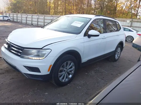 3VV1B7AX6JM090077 2018 VOLKSWAGEN TIGUAN - Image 2