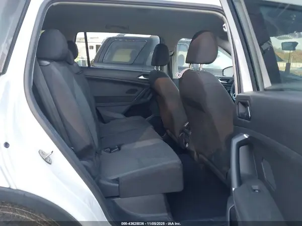 3VV1B7AX6JM090077 2018 VOLKSWAGEN TIGUAN - Image 8