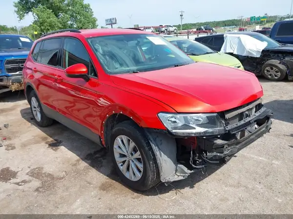 3VV1B7AX6JM091357 2018 VOLKSWAGEN TIGUAN - Image 1