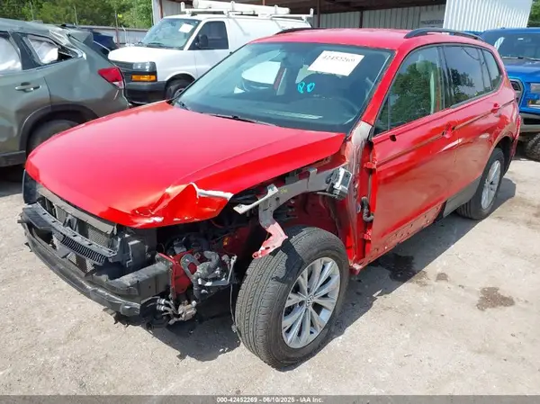 3VV1B7AX6JM091357 2018 VOLKSWAGEN TIGUAN - Image 2