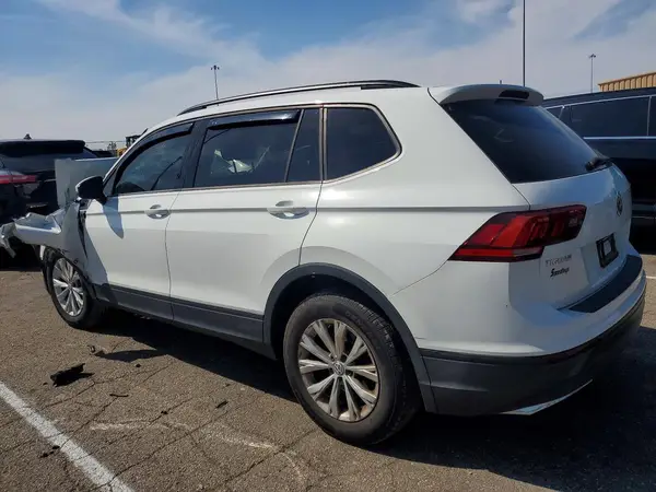 3VV1B7AX6JM091780 2018 VOLKSWAGEN TIGUAN - Image 2