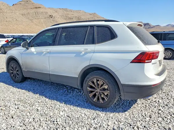3VV1B7AX6JM115849 2018 VOLKSWAGEN TIGUAN - Image 2