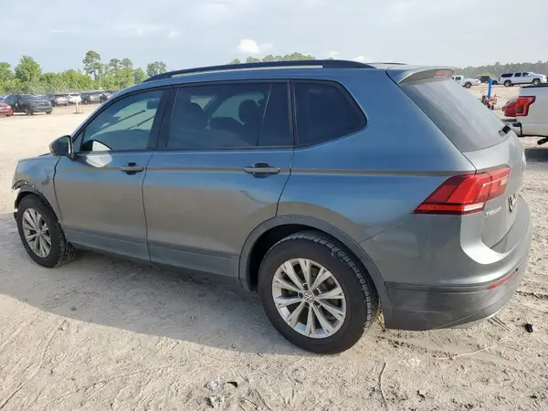 3VV1B7AX6JM118945 2018 VOLKSWAGEN TIGUAN - Image 2