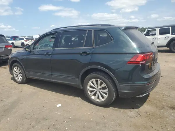 3VV1B7AX6JM121456 2018 VOLKSWAGEN TIGUAN - Image 2