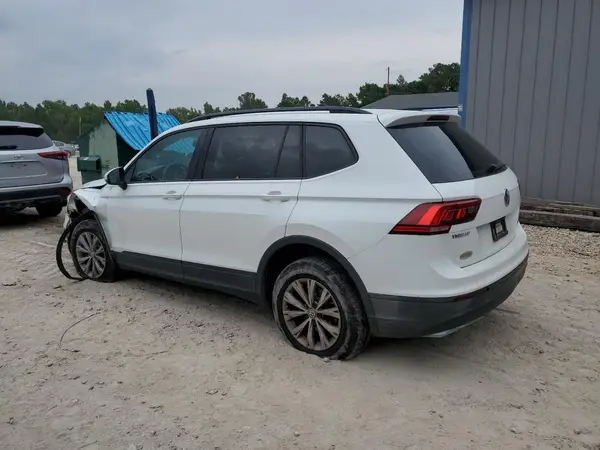 3VV1B7AX6KM050759 2019 VOLKSWAGEN TIGUAN - Image 2