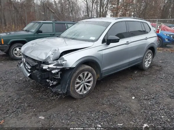 3VV1B7AX6LM078630 2020 VOLKSWAGEN TIGUAN - Image 2