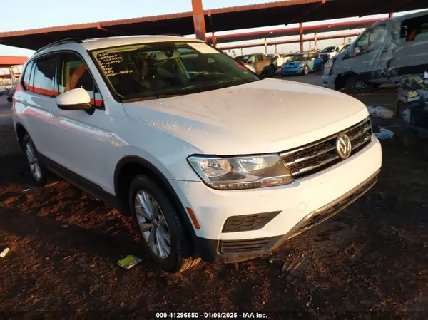 3VV1B7AX6LM160146 2020 VOLKSWAGEN TIGUAN - Image 1