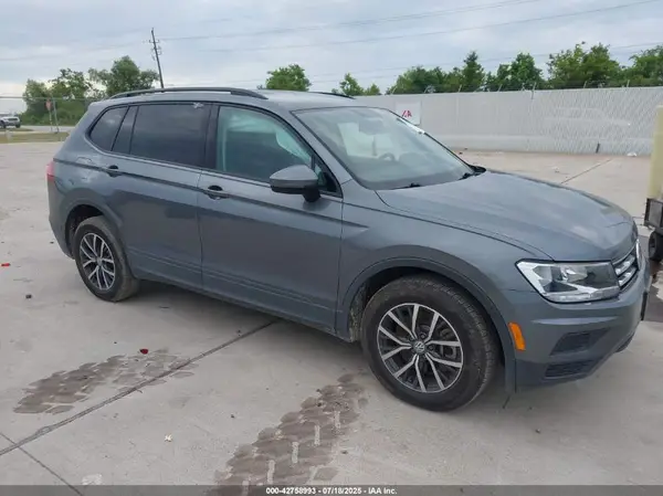 3VV1B7AX6MM040221 2021 VOLKSWAGEN TIGUAN - Image 1
