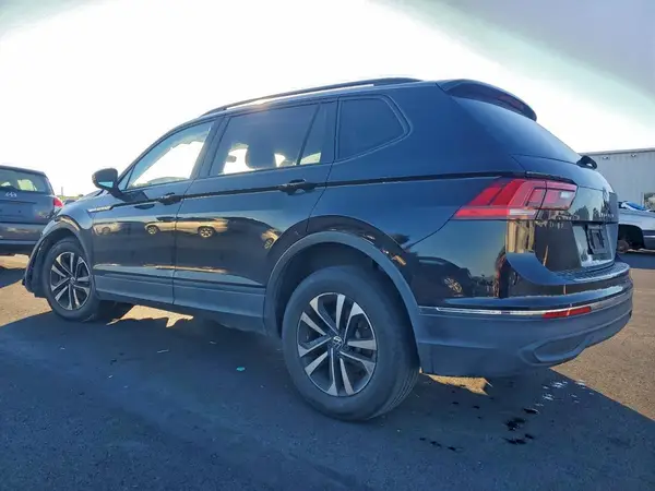 3VV1B7AX6NM160957 2022 VOLKSWAGEN TIGUAN - Image 2