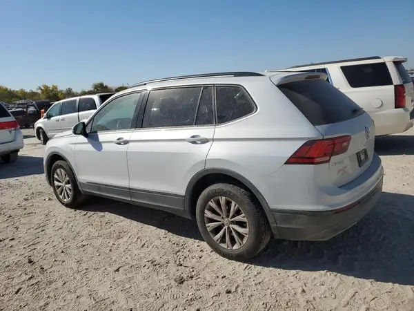 3VV1B7AX7JM013797 2018 VOLKSWAGEN TIGUAN - Image 2