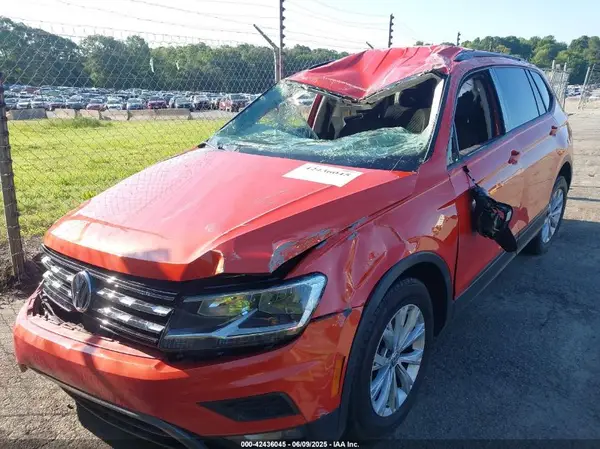 3VV1B7AX7JM016201 2018 VOLKSWAGEN TIGUAN - Image 2