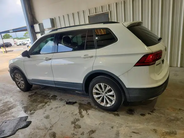 3VV1B7AX7JM017218 2018 VOLKSWAGEN TIGUAN - Image 2
