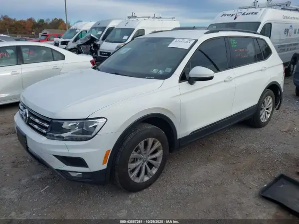 3VV1B7AX7JM030020 2018 VOLKSWAGEN TIGUAN - Image 2
