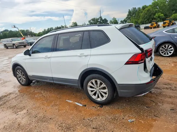 3VV1B7AX7JM033774 2018 VOLKSWAGEN TIGUAN - Image 2