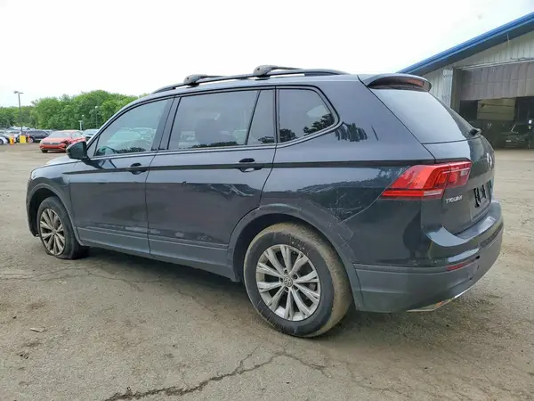 3VV1B7AX7JM037582 2018 VOLKSWAGEN TIGUAN - Image 2