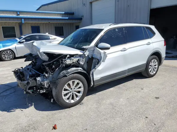 3VV1B7AX7JM057685 2018 VOLKSWAGEN TIGUAN - Image 1