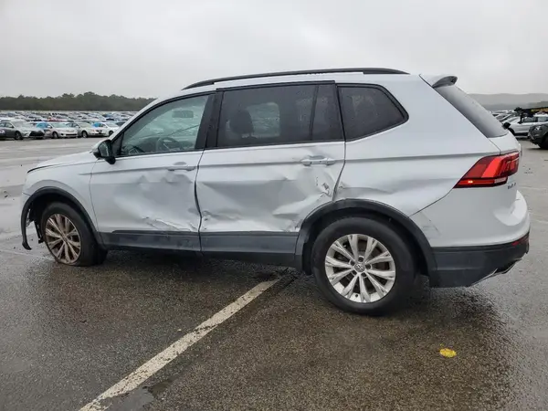 3VV1B7AX7JM072106 2018 VOLKSWAGEN TIGUAN - Image 2