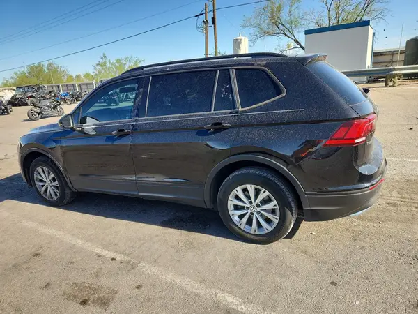 3VV1B7AX7JM087740 2018 VOLKSWAGEN TIGUAN - Image 2