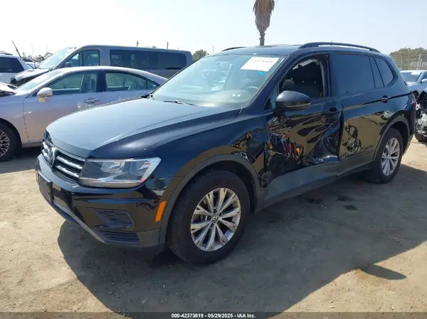 3VV1B7AX7JM092033 2018 VOLKSWAGEN TIGUAN - Image 2