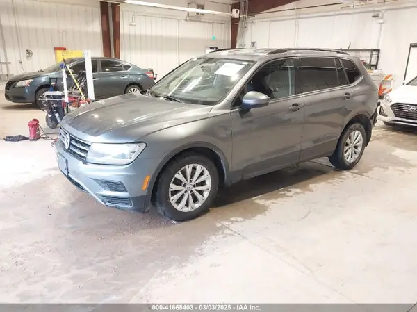 3VV1B7AX7JM106531 2018 VOLKSWAGEN TIGUAN - Image 2