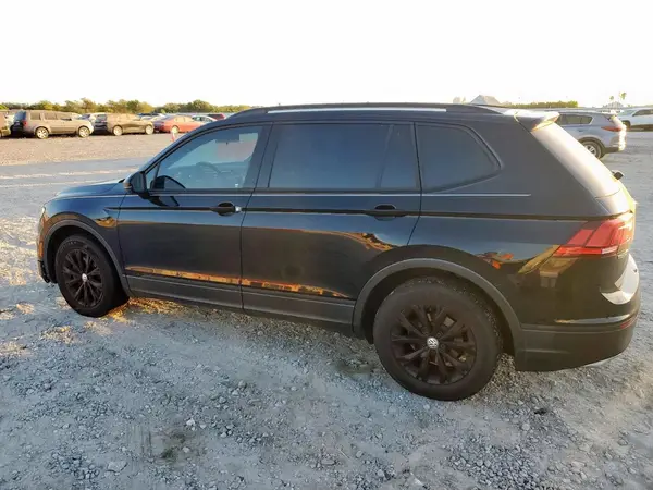 3VV1B7AX7JM113866 2018 VOLKSWAGEN TIGUAN - Image 2